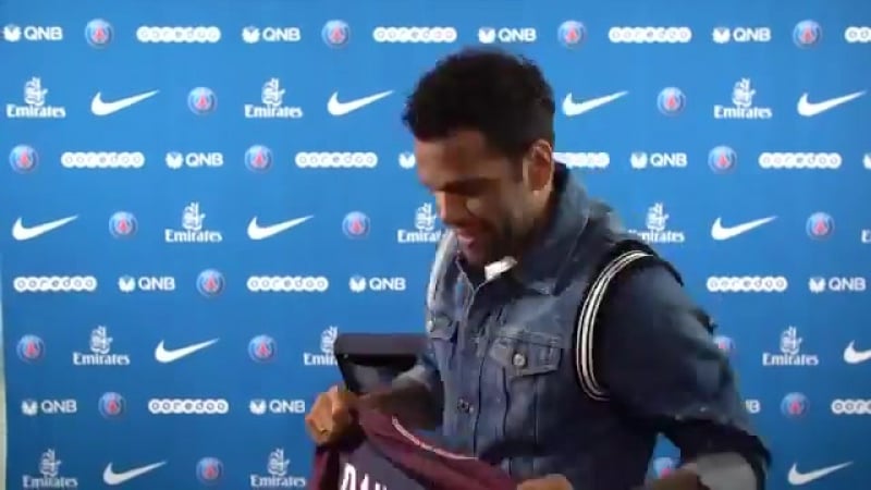 1xbet дани алвес игрок псж