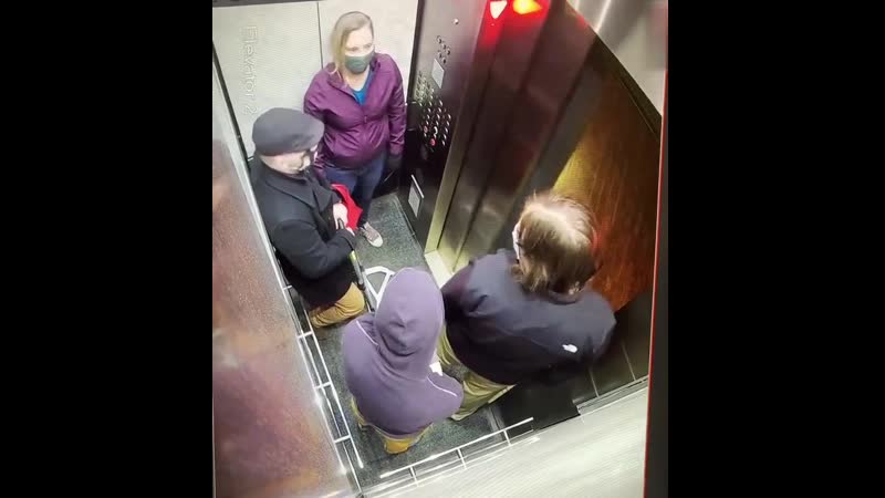 Покашлял на деда в лифте и получил люлей сша