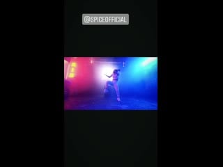 Vi amelii 2018948999419816747 1431334277 mp4