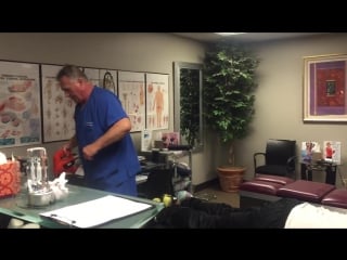 Chiropractic adjustment for hip pain, leg pain at advanced chiropractic relief