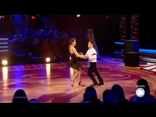 Yudi e bárbara dançam smooth criminal em salsa e agitam a pl