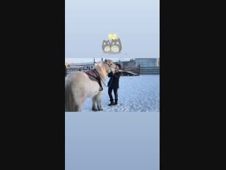 Лера и пуфик