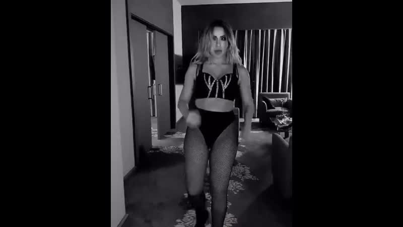 Hadise on instagram alsam mı bi dal dudaklarında(mp4) mp4