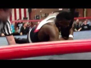 Шарад приземлился на лицо