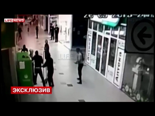 Банда ниндзя вынесла банкомат из тц в москве на глазах охраны, охрана зассала