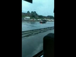 Утопил ferrari