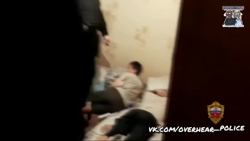 Трое узбеков пытались украсть из банкомата в москве более 3,5 млн рублей