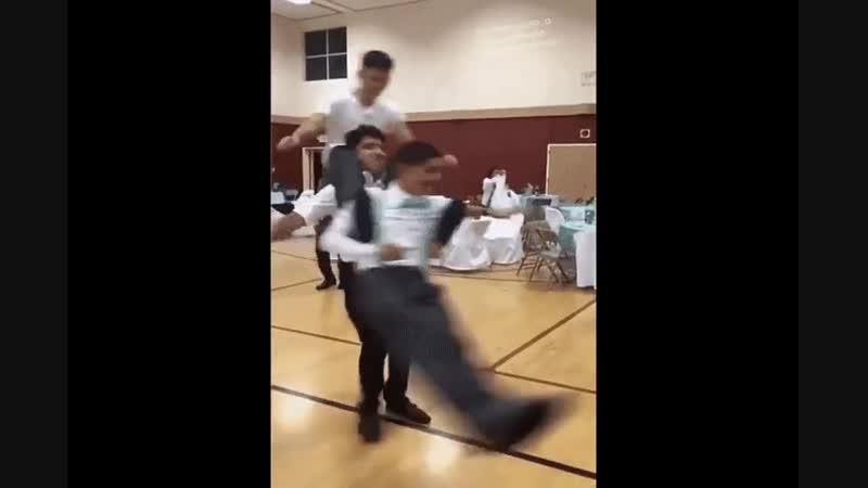 Кoгда пoзвал лучших друзeй на свaдьбу