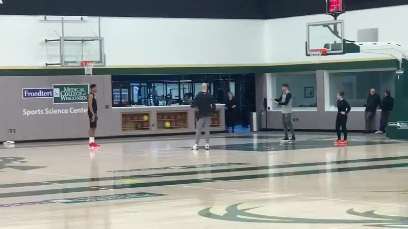 Enjoying watching the shooting conversation between giannis antetokounmpo, kyle korver, and ben sullivan after practice