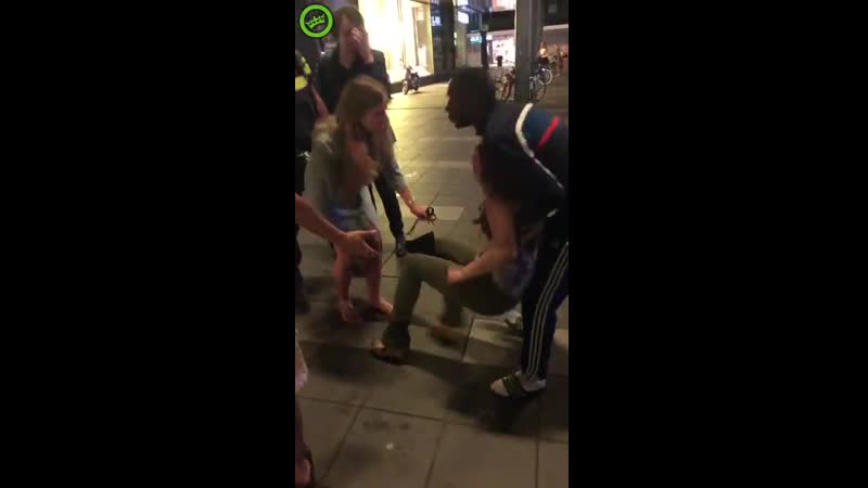 Копы в нидерландах продолжают мочить баб