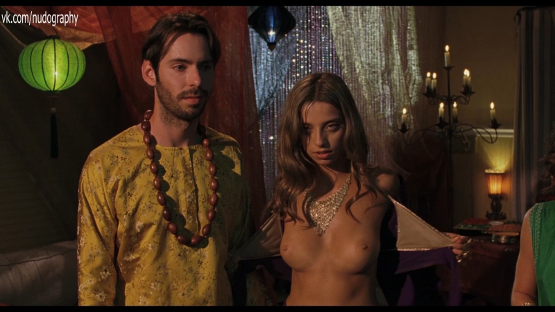 Angela porn video – Показала грудь анджела сарафян (angela sarafyan) топлес в фильме "старая добрая оргия" (a good old fashioned orgy, 2011)