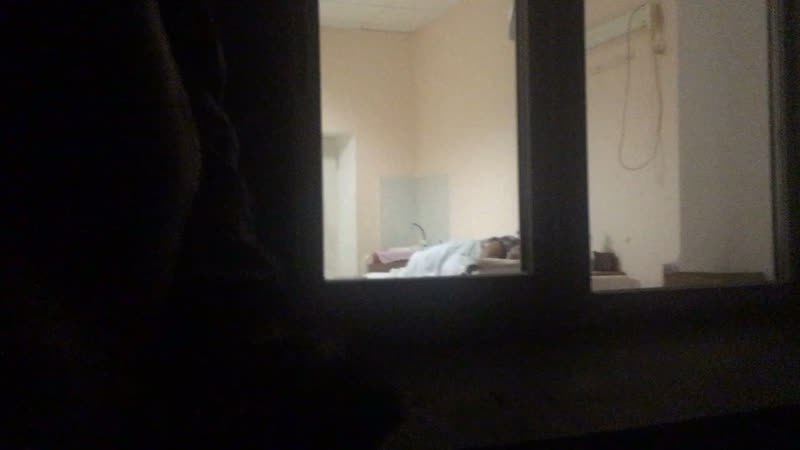 Дрочу перед окнами больницы