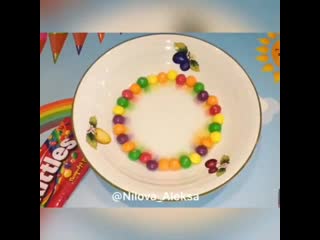 Skittles создаёт радугу! 🌈