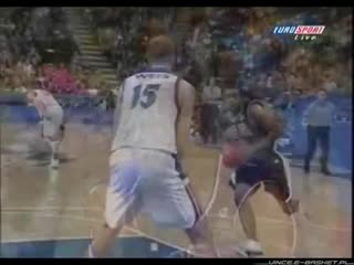 Vince carter dunk over weis