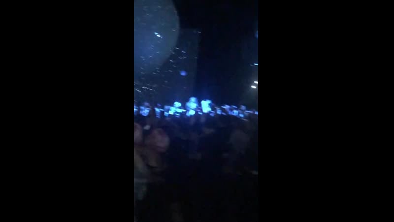 Pumping porn video – Harry fist pumping to nasa at the ariana grande's show in london tonight