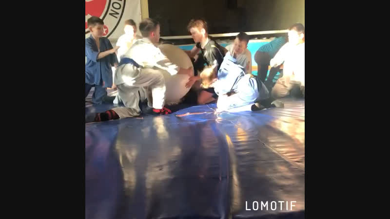 И закончили тренироу весёлой игрой в «рэгби» фитболлом 😉👍😉