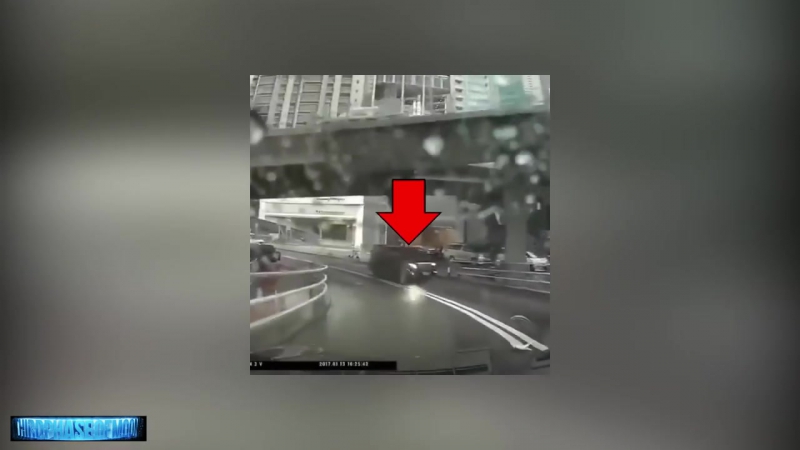 Crazy as hell!! teleportation caught on dash cam!! creepy insect ufo! watch this! 1 20 17