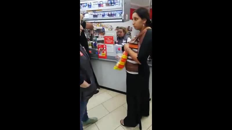 Запасливая и экономная цыганочка в продмаге моя планета их нравы