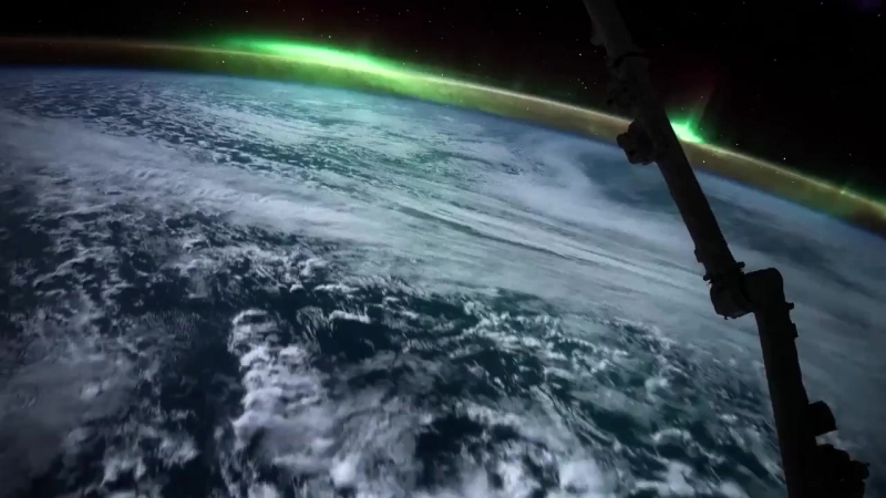 Северное сияние, вид из космоса