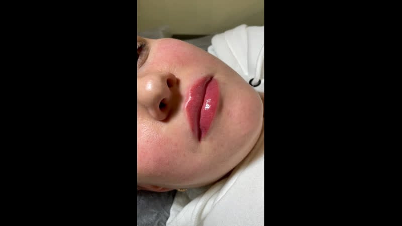 Пудровые брои и акварельные губки