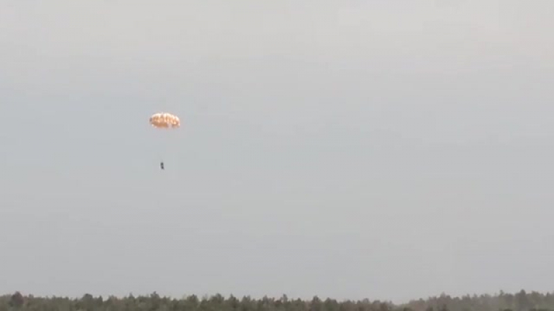 Боевики пытались расстрелять в небе пилота, сбитого самолета су 22 в сирии