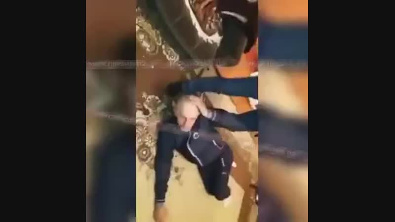 Пацаны в карачаево черкессии ломают уши, чтобы быть похожими на хабиба