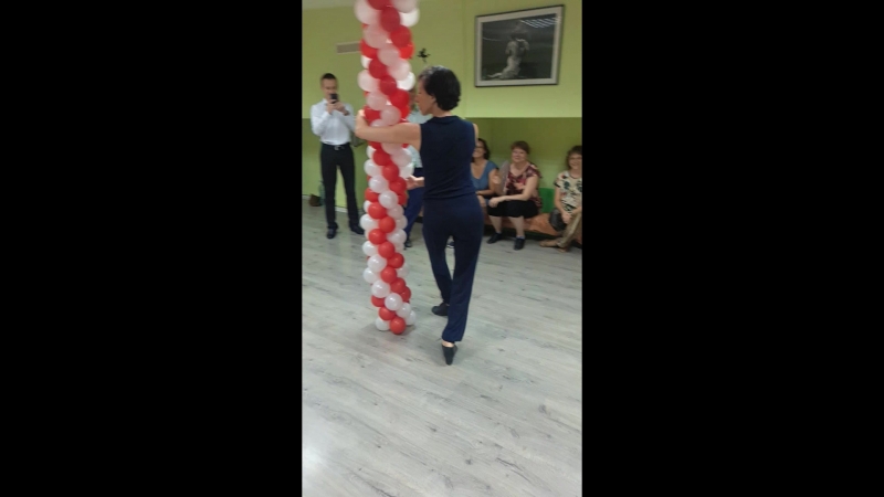 Красавица и ее многокомпонентный прынц!