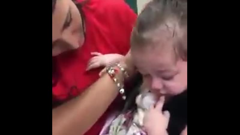 Девочка была слепой и глухой от рождения после операции она впервые видит и слышит голос мамы