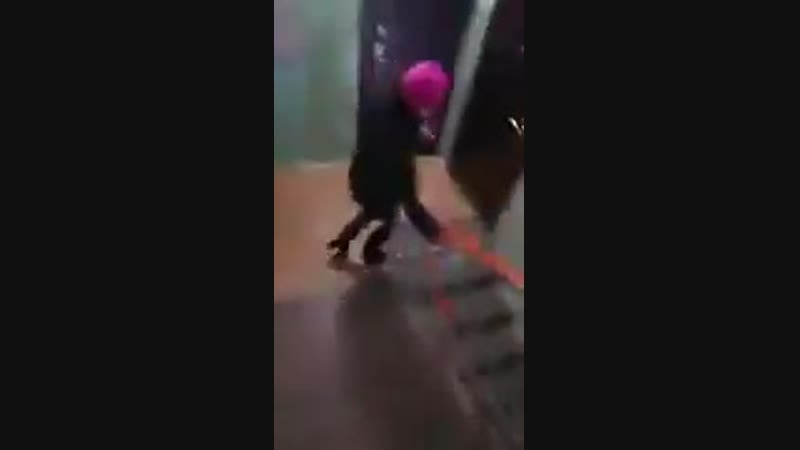 Поймал наркоманку в падике