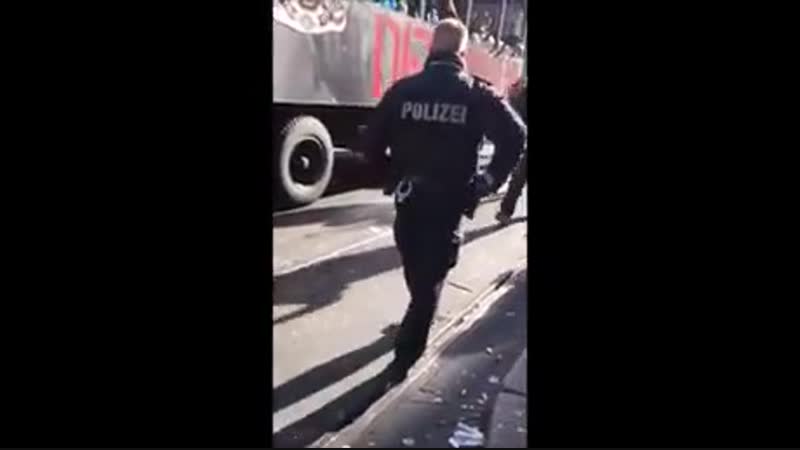 Айн цвай полицай