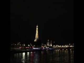 It sparkles!! #eiffeltower #paris #night #travel # париж 10 10 2017