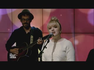 Maddie poppe "have yourself a merry little christmas" (live with kelly and ryan )