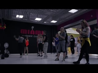 Dancehall trio tanka kate bubble chizhichka