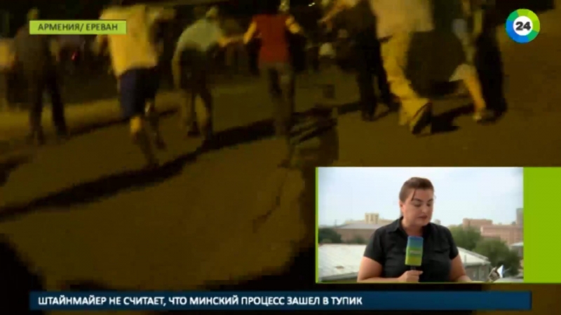 У захваченного полка ппс в ереване ранили полицейского