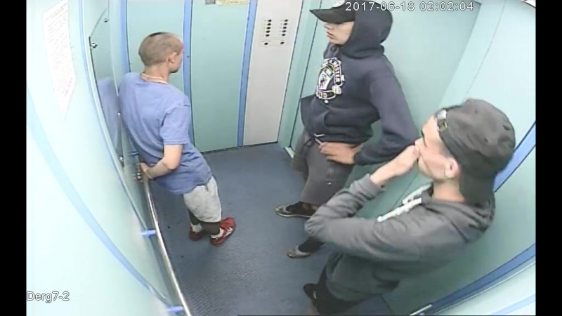 Вандалы сломали в лифте видеокамеру (междуреченск)