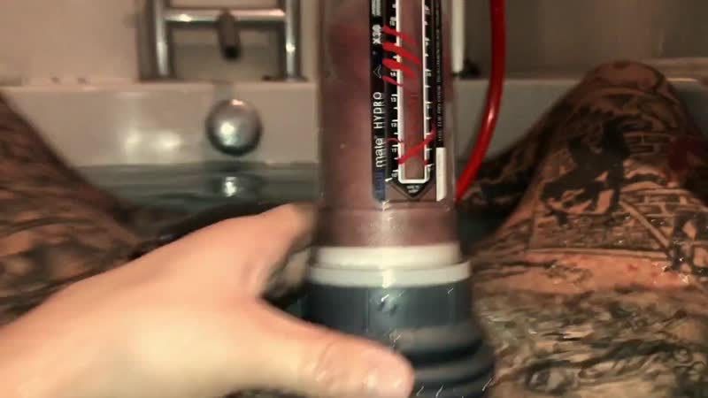Эллис лэйси использует гидропомпу басмейт в ванной (ellis lacy use hydropump bathmate xtreme)