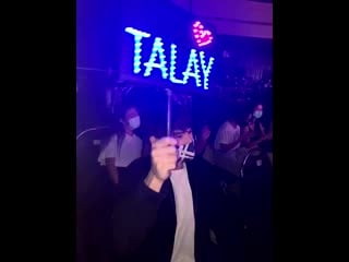 Перт на концерте бойфрндов