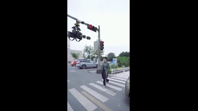 В сосновом бору все очень хорошо! умные светофоры, порождают в умном городе вежливость инфа 100%!