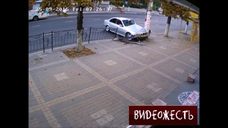 Нереальное везение на улицах города © видеожесть