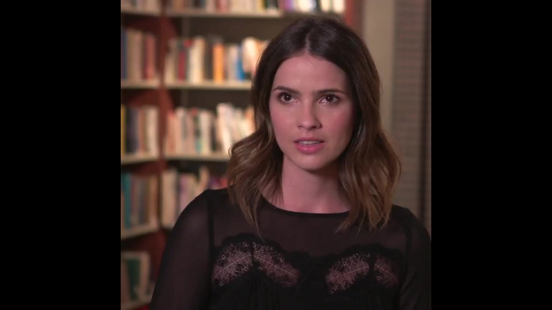 Shelley hennig on 6b set