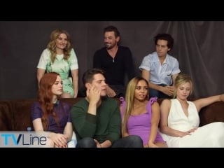 Riverdale cast on dream bughead proposal, choni, season 3, more comic con 2018 tvline