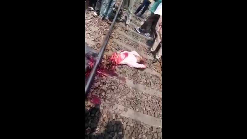 И снова половинки индуса на рельсах