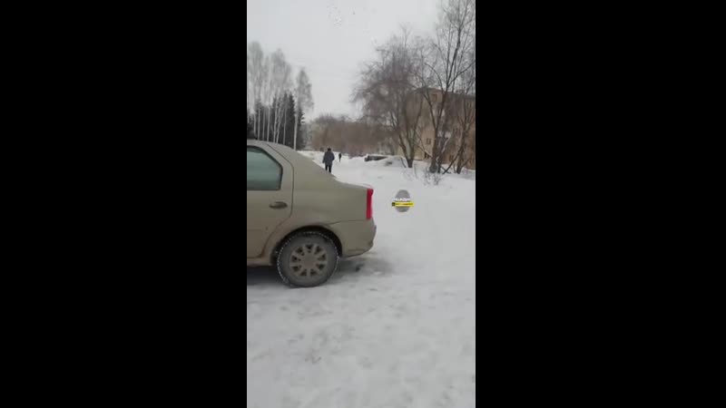 Извращенец мастурбировал перед школьницей на затулинке