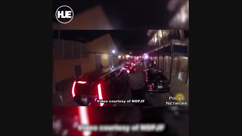 В новом орлеане коп на лошади помог патрулю перехватить убегшающего подозреваемого