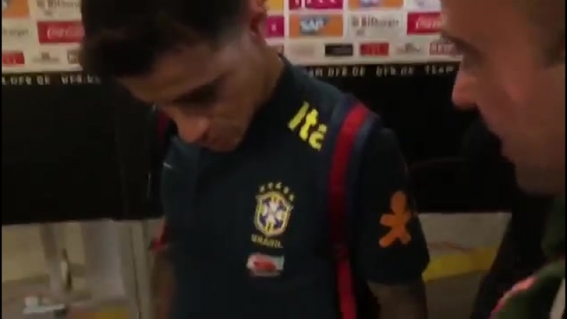 Коутиньо недоволен песней