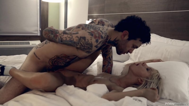 Провалы в памяти не мешают ему выебать kenzie reeves