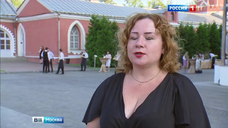 Артисты большого театра выступили на лужайке петровского путевого дворца