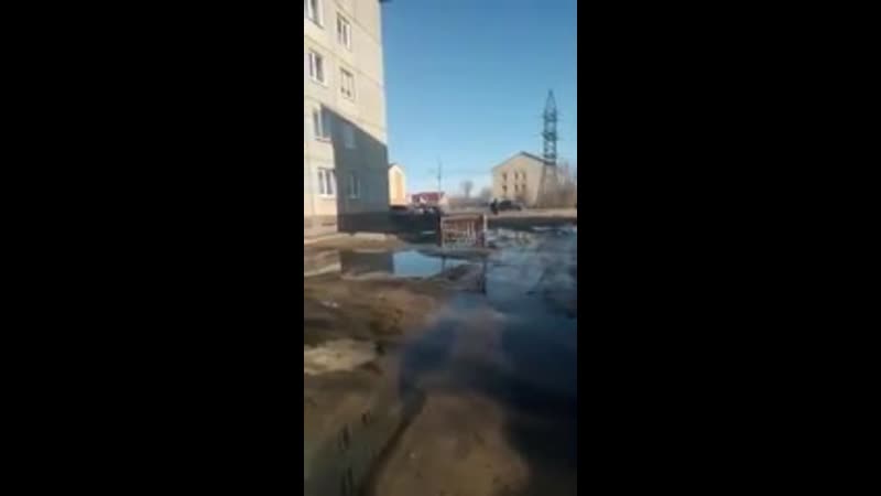 Уазик застрял в луже