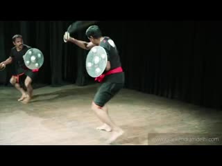 Kalaripayattu urumi a sword with a flexible whip like blade youtube (360p)