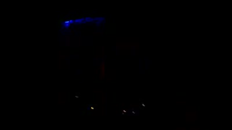 Джоник македонский тусит в ночном клубе